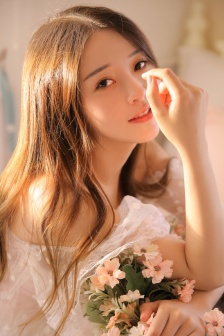 女律师替丈夫还欠款